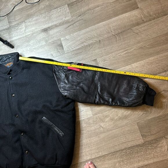 - Movie Jacket. Home Alone 2. Vintage Leather Bomber Jacket. XL. - Picture 11 of 11